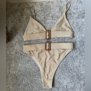 Pretty Little Thing high waisted bikini set // Size US 4